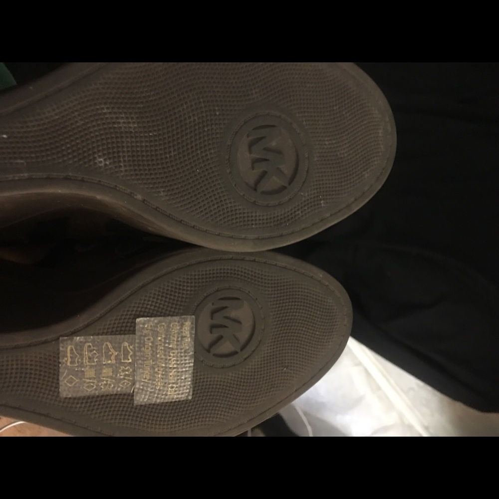Michael Kors Lizzie Wedge Sneaker. - Picture 6 of 7